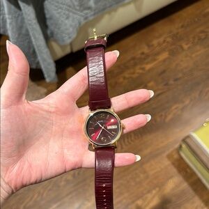 Marc Jacob’s maroon watch